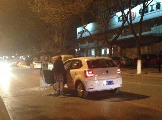 唐山公交车事件中的红衣女子。