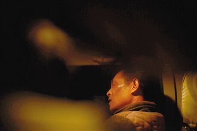 昨日，王向财讲述自己的近况，他曾参加过艾滋拆迁队。