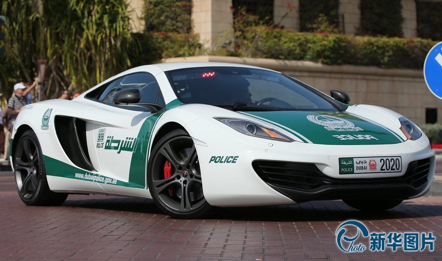 布加迪威龙变身迪拜警车