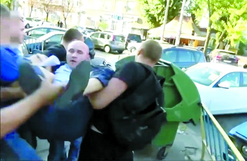 乌克兰兴起“垃圾桶挑战”