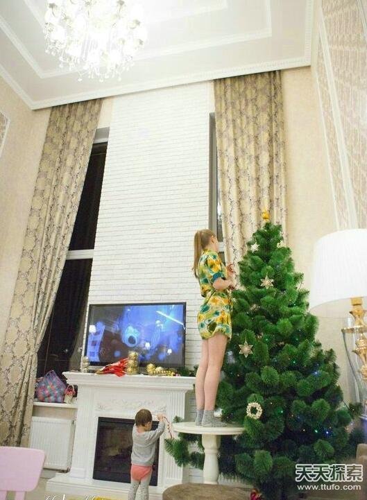 外国丈母娘送中国小伙礼物打开后让人脸红