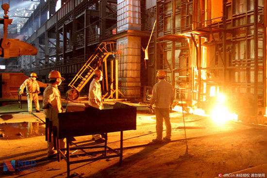 近日，人社部、国家发改委等7部门印发了《关于在化解钢铁煤炭行业过剩产能实现脱困发展过程中做好职工安置工作的意见》，要求各地做好化解过剩产能、实现脱困发展中的职工安置工作，维护好职工和企业双方的合法权益，促进失业人员平稳转岗就业。