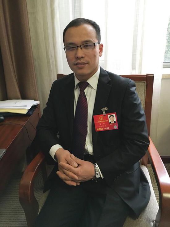 80后董林代表。澎湃新闻记者