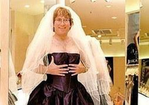 泽壁克完成赌约后，不但未即时移除植入物，反而爱上了它们。