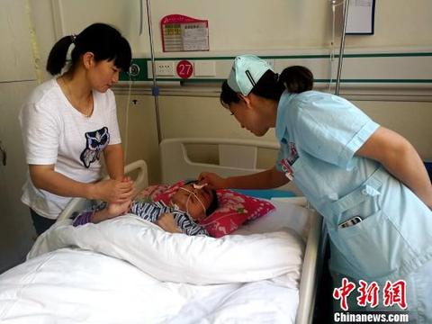 父母放弃儿子救儿媳：“做这个决定有多难不敢想”