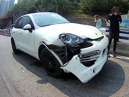 货车违规变道撞伤保时捷 驾驶员一盘子损失十万