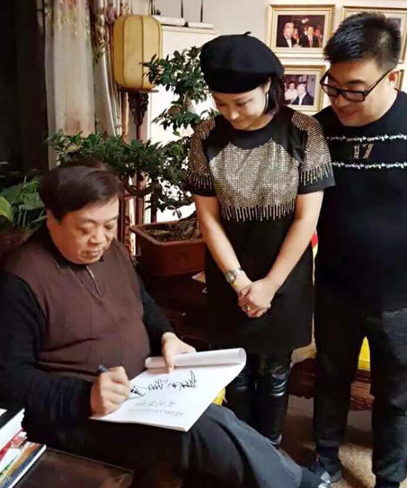 赵本山小姨子欲拜赵忠祥为师 学习主持和绘画