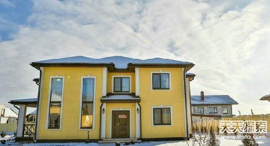 外国丈母娘送中国小伙礼物打开后让人脸红