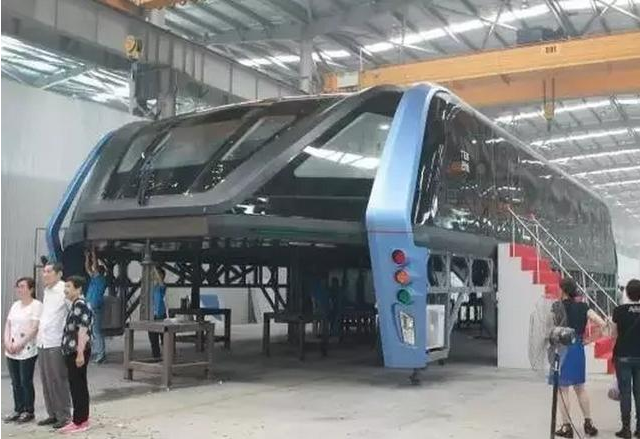 全球第一辆巴铁试验车武进下线 我们要被吃掉了