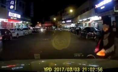 这是2月3日的碰瓷现场：