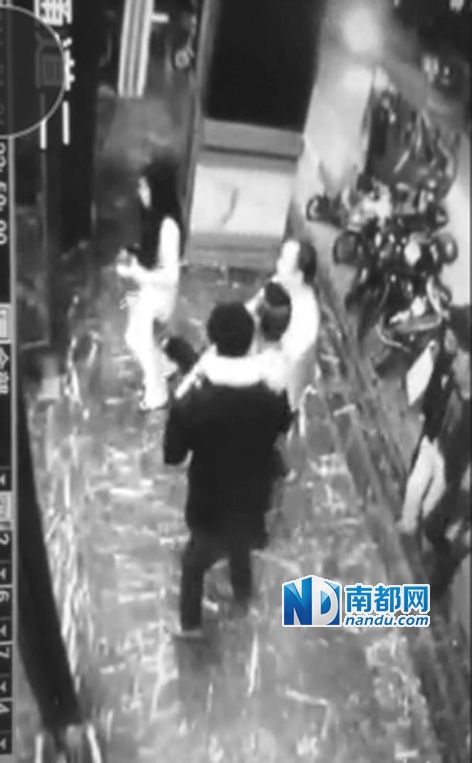 网友举报妻子遭官员调戏 官方澄清系普通税收员