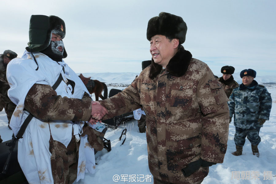 习近平冒着严寒赴内蒙古慰问戍边官兵