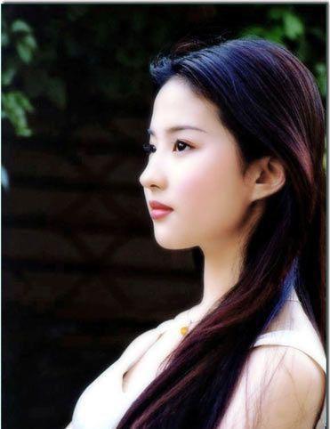 惊呆众人!刘亦菲竟是其家族中最丑的一个