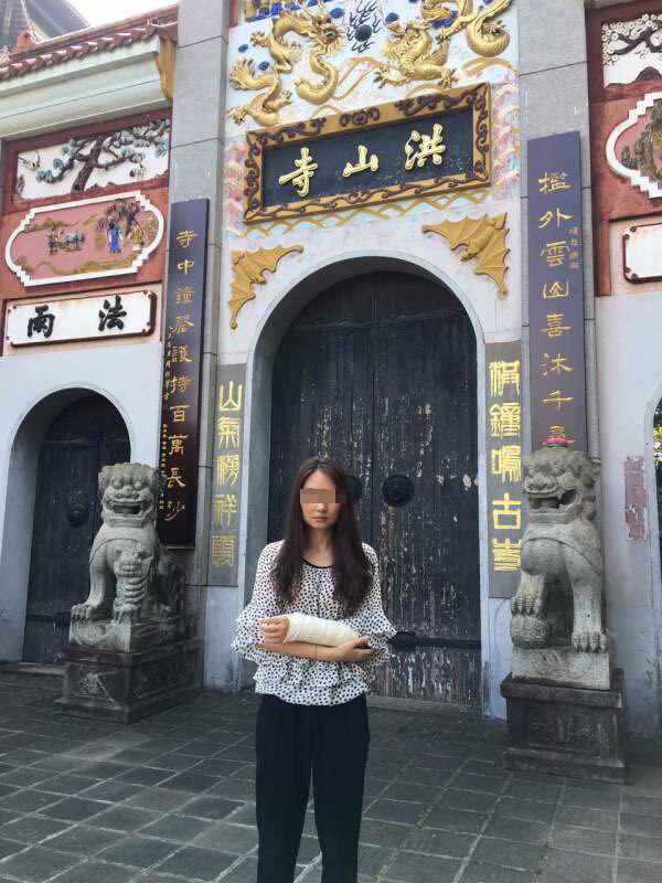 女大学生生醉酒被抬酒店发生关系后死亡 检方不诉