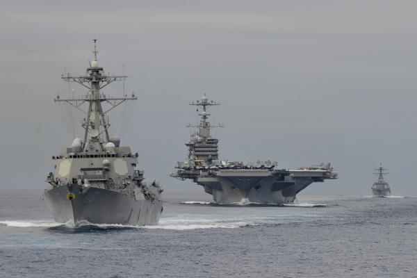 美称航母战斗群被中国军舰"包围" 专家：符合国际法