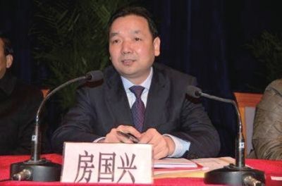 图为房国兴。