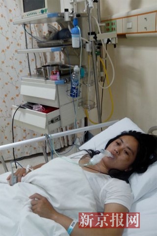 伤者陈士奎的妻子李云仍在重症监护室。