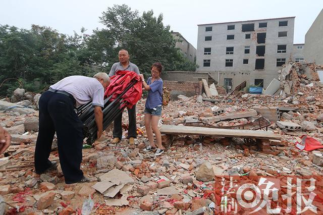 河南野蛮拆迁事件涉事者被控制 村主任停职调查