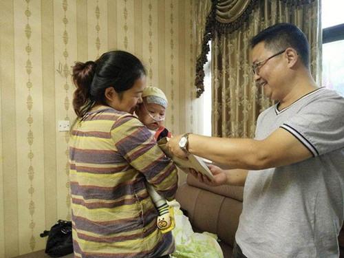 “天价虾”游客捐5万奖金：钱用我身上于心不安