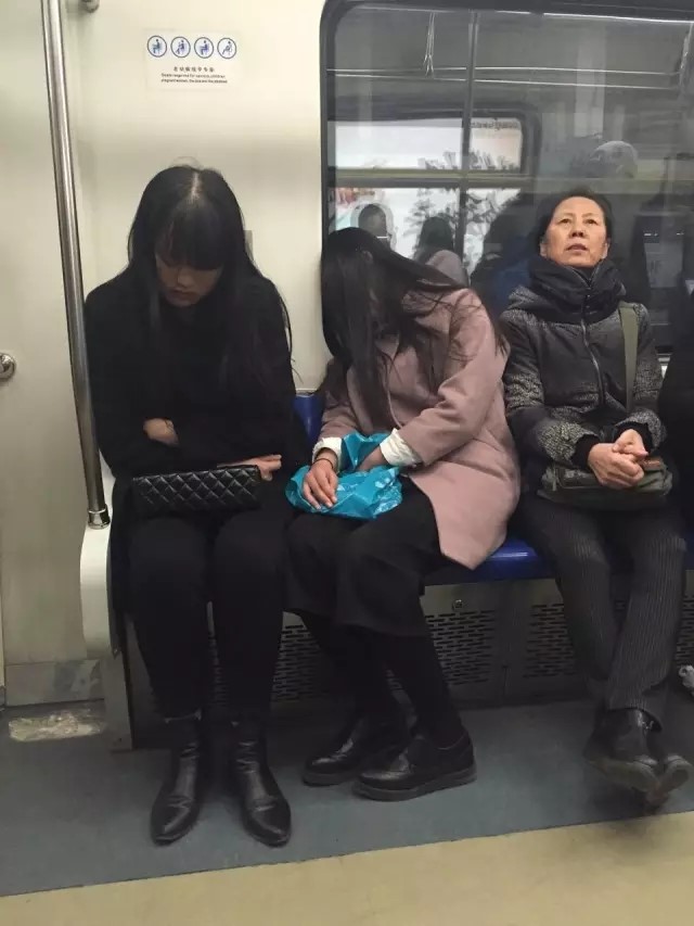 准新娘拍完婚纱照猝死：那些拿命换钱的人