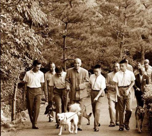 蒋介石为何要拟10份遗嘱？