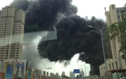 哈尔滨一在建楼盘工地发生火灾 伤亡不明