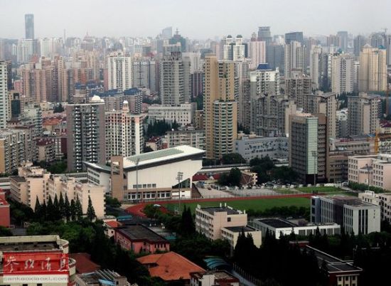 这是上海市徐家汇地区的各类商品住宅建筑（7月24日摄）。新华社记者 陈飞 摄