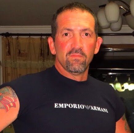 茂罗贴在新浪微博上的个人照片。