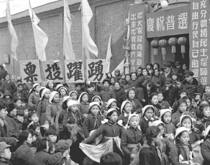 中国为何不易实行民主：执政者总强调民智未开