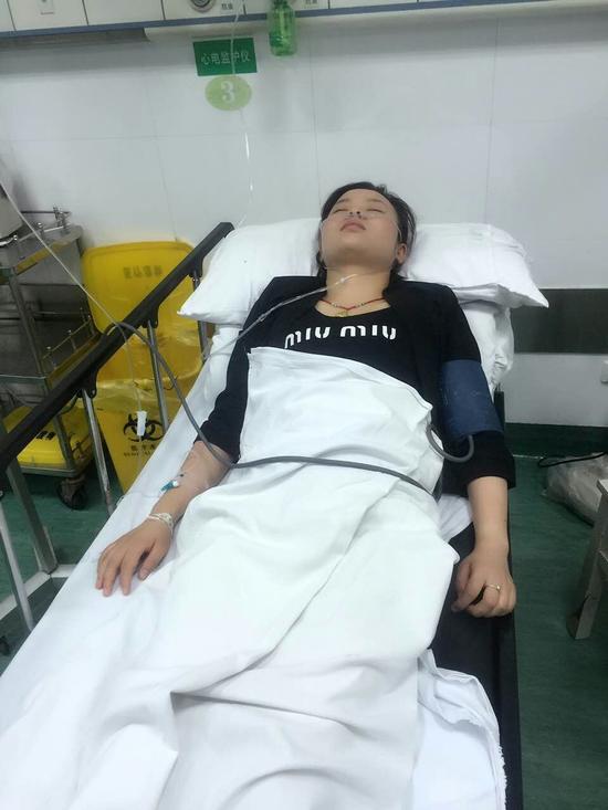 女客人吓晕后住院