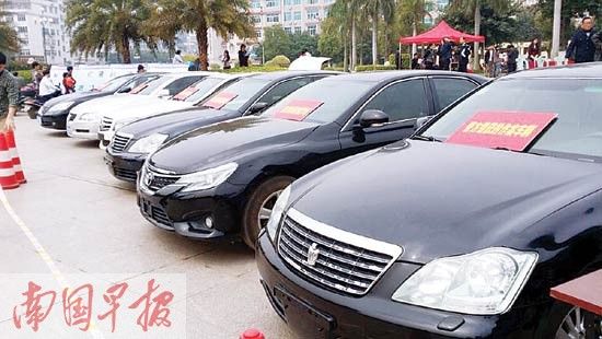 警方缴获作案用的中高档汽车。 警方缴获作案用的中高档汽车。