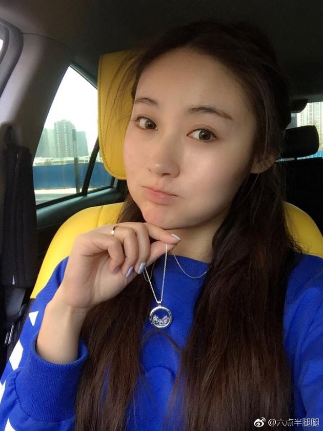 据《春城晚报》4月30日报道，4月29日晚上9点左右，昆明医科大学第一附属医院（云大医院）住院部楼下，发生一起恶性伤人事件。据了解，在这次事件中，造成一人死亡、一人重伤，女死者疑似《陈翔六点半》签约艺人腿腿（刘洁）。