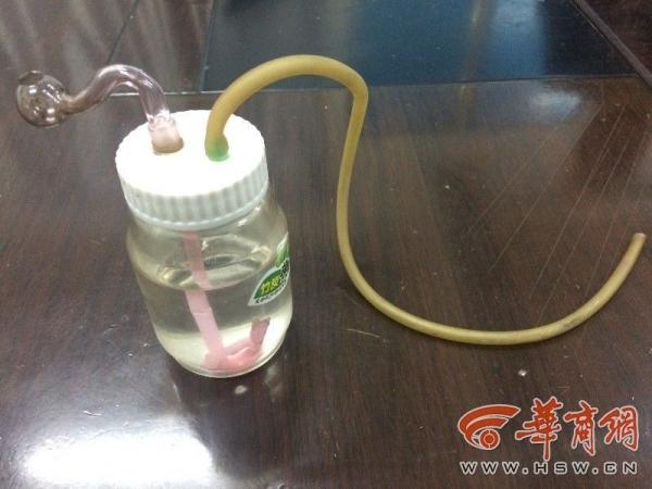 陕西一村主任被爆酒店吸毒嫖娼被抓 开宝马SUV