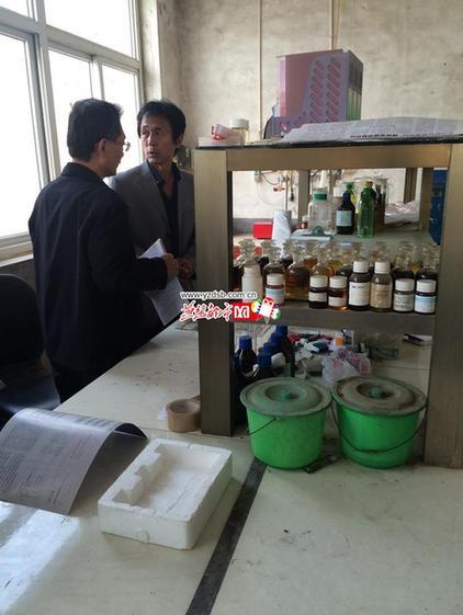 外有监控内有恶狗 邢台排污企业挖暗沟直排废酸