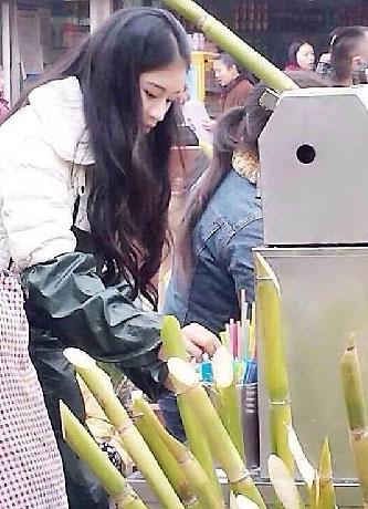 四川甘蔗西施走红：身材高挑秀发飘逸似女神(图)