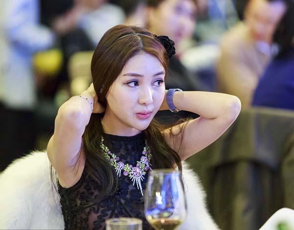 “干爹”王军自称后悔:郭美美是我一生的噩梦