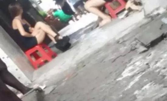 失足女幼儿园旁拉客