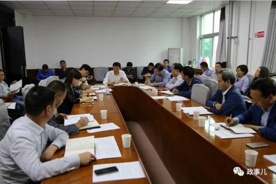 但目前在周至县政府官网“领导之窗”一栏，郑睿臻不在列，具体职责分工情况也未公示。