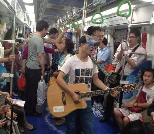 心在哪里，哪里就是舞台！后面的乘客让我看到你们！