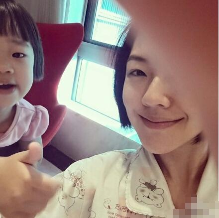 小S左眼眼角惊现瘀伤 疑似再遭家暴(图)