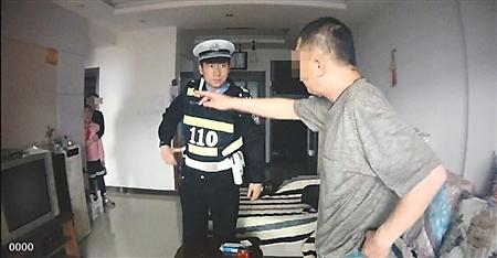 男子喝酒后常打人 10岁女儿报警求抓走他