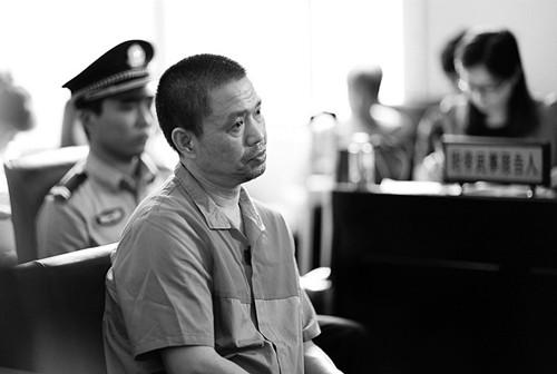 男子不满女网友劝自己和女友分手 用刀将其扎死