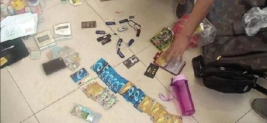 河北一局长携47张银行卡青银高速跳车撞车身亡