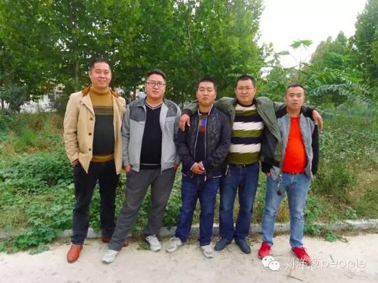 从左至右：邢金旺、陈雪飞、陈其彬、李俊卜、邢金波