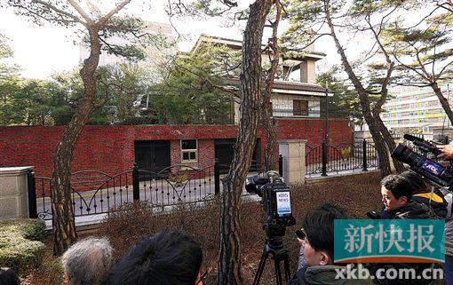 这是位于首尔三成洞的朴槿惠私宅。朴槿惠搬离青瓦台后,将居住在这座据说连暖气都没有的房子里。 CFP供图