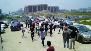 群殴现场 视频截图