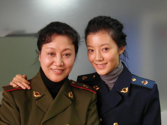 35岁被50亿富豪抛弃，拿了3亿分手费，如今生活成这般模样！