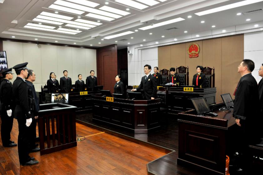 南昌市中级人民法院认为,被告人王天普的行为构成受贿罪、贪污罪。鉴于王天普到案后,如实供述自己的罪行,主动交代办案机关尚未掌握的贪污犯罪事实及部分受贿犯罪事实;认罪悔罪,积极退缴全部赃款赃物,具有法定从轻、减轻处罚情节和酌定从轻处罚情节,依法可以从轻、减轻处罚。