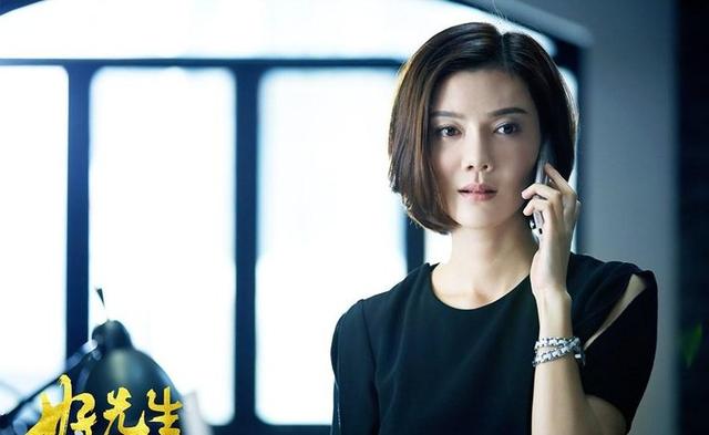 35岁被50亿富豪抛弃，拿了3亿分手费，如今生活成这般模样！