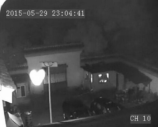 不明飞行物夜闯寺院 网友脑洞大开五种猜测